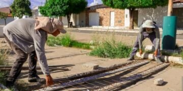Placas do canal da Avenida Luiz Inácio recebem serviços de manutenção realizados pela Prefeitura de Juazeiro