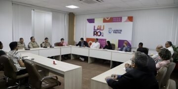 Lauro de Freitas discute força-tarefa nas escolas após boatos sobre ataques