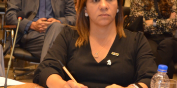 Em viagem a Brasília, Roberta Santana assegura dois aceleradores lineares para reforçar a assistência oncológica na Bahia