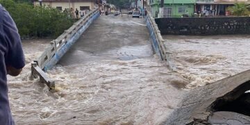 Santa Cruz Cabrália registra o dobro de chuvas para abril; Porto Seguro suspende aulas