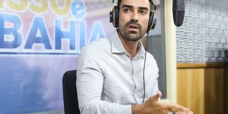 “Focamos no lado psicopedagógico dos estudantes”, diz prefeito de LEM