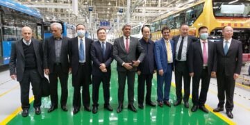 Jerônimo negocia vinda de fábrica chinesa de ônibus elétrico para a BA