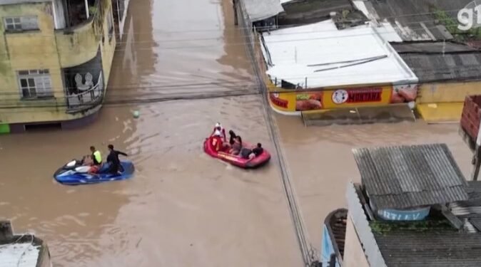 Ministros acompanham estragos causados por temporais no sul da Bahia