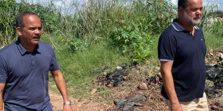 Prefeito Elinaldo discute melhorias na via de acesso para Bela Vista