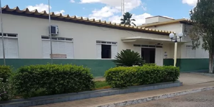 Equipamentos de informática são levados da Prefeitura de Candiba