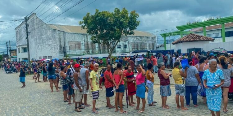 Com 18 toneladas de peixe, Prefeitura de Eunápolis realiza maior distribuição da história do município