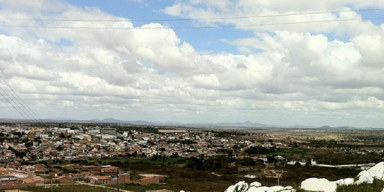 MP aciona ex-prefeito de Serrinha para ressarcir cofres públicos em mais de R$19 milhões