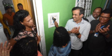 Prefeitura entrega 76 casas reformadas pelo Morar Melhor no Candeal