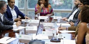 Em Brasília, prefeito de Salvador se reúne com ministra e discute projetos