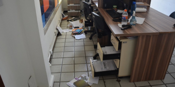 Secretaria é alvo de arrombamento durante a madrugada em Feira de Santana