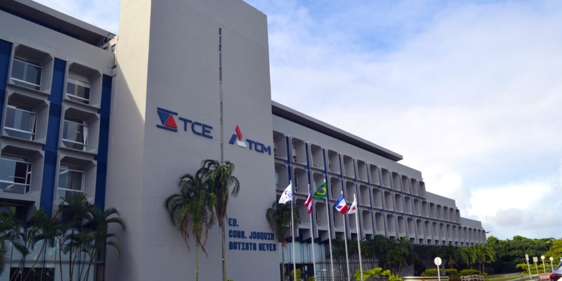 TCE determina que ex-prefeito devolva R$ 290 mil ao erário estadual e pague R$ 37 mil em multas