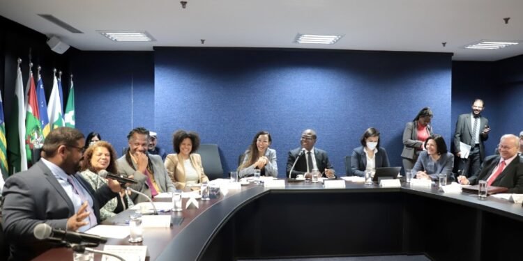 Na Esplanada dos Ministérios, secretário Felipe Freitas participa de encontro com o ministro de Direitos Humanos e Cidadania