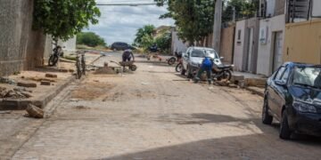 Prefeitura de Juazeiro conclui drenagem e reposição de pavimentação na Rua Toufic Khoury e segue recuperando as calçadas da via