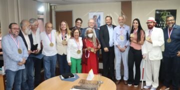 Secretário da SDE recebe Medalha da Mineração da CBPM