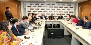 Jerônimo recebe embaixador chinês para debater projetos e investimentos