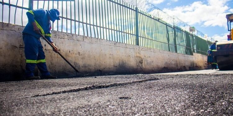 Obra de pavimentação do Mercado do Produtor está 90% concluída e já recebe aprovação da população