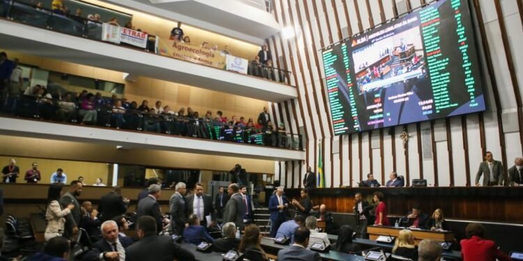 Alba aprova projetos relevantes que dispõem sobre as carreiras dos servidores e a estrutura da segurança pública no Estado