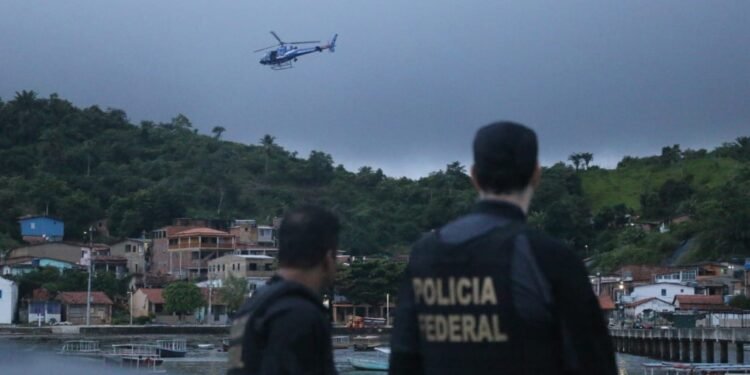 Aeronaves, embarcações e equipes táticas realizam varreduras em Ilha de Maré
