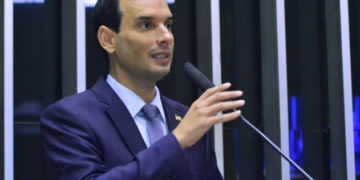 Leo Prates se coloca como “sucessor natural” de Bruno Reis em 2028