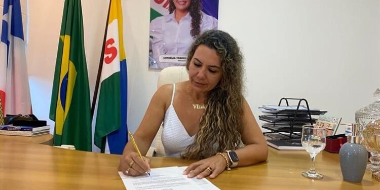 Prefeita Cordélia Torres denuncia “violência política” em Eunápolis