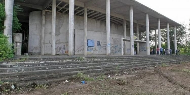 Governo do Estado vai retomar obras do Centro de Convenções e do Teatro de Feira