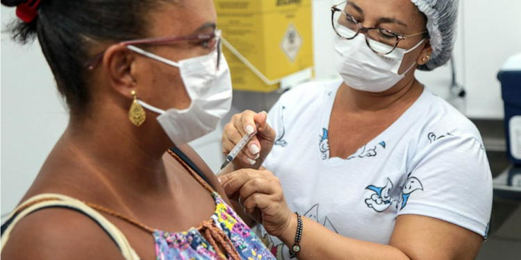 Vacinação contra gripe segue em Salvador até a quarta (31)