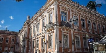 Ufba repudia ataques racistas contra professor da Faculdade de Medicina
