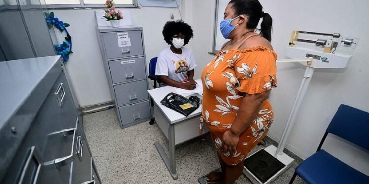 Beneficiários do Bolsa Família em Salvador são convocados para atualizar dados