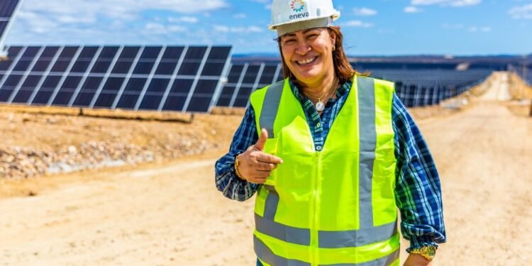 Prefeita Suzana Ramos comemora início da operação no maior parque de energia solar da América Latina instalado em Juazeiro