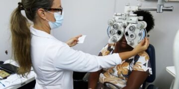 Sesab entrega mais de quatro mil óculos para mulheres atendidas na Feira da Mulher, em Salvador