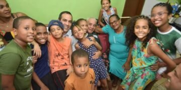 Prefeitura entrega mais 100 casas reformadas pelo Morar Melhor na Fazenda Grande I