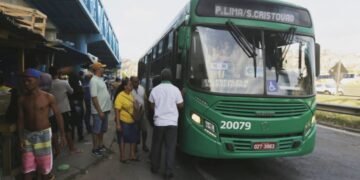 Reunião não tem acordo, e rodoviários anunciam greve para quinta (25)