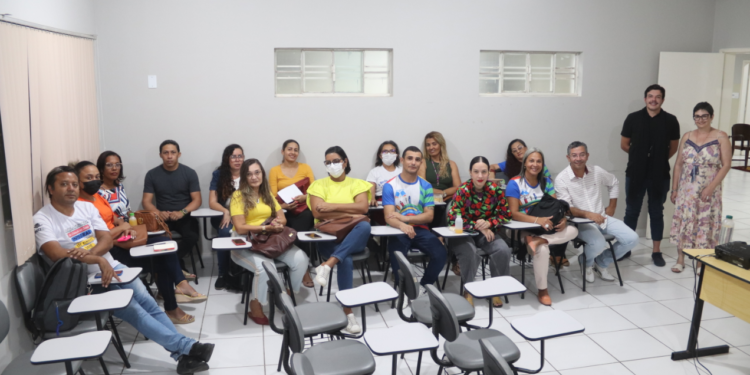 Prefeitura de Juazeiro promove formação para professores da EJA
