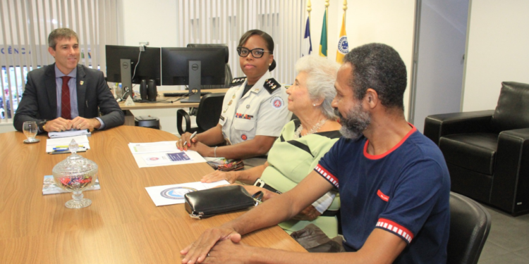 Secretário se reúne com PM e Conselho Comunitário do Rio Vermelho