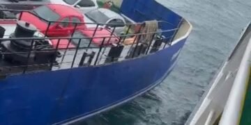 Colisão entre ferries assusta passageiros e Internacional Travessias justifica “mau tempo”