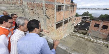 Com investimento de cerca de R$ 3 milhões, Prefeitura entrega contenção de encosta no Lobato