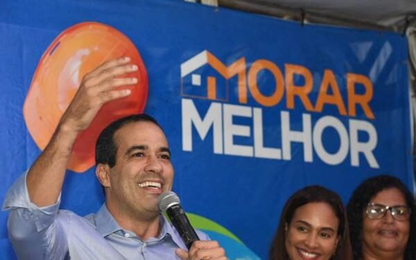 Prefeitura entrega 100 imóveis reformados pelo Morar Melhor em Vista Alegre
