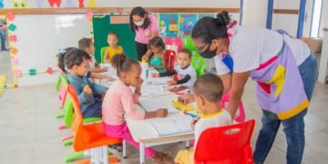 Gestão Suzana Ramos sanciona lei que garante feriado escolar do Dia do Professor