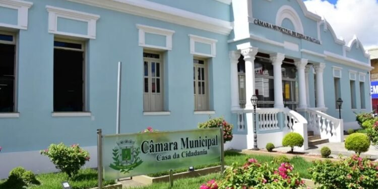 Prefeitura de Feira é obrigada a reajustar verba à Câmara Municipal