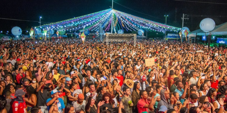 Abertura do Santo Antônio das Tradições com Show gratuito de Tayrone na Orla de Juazeiro