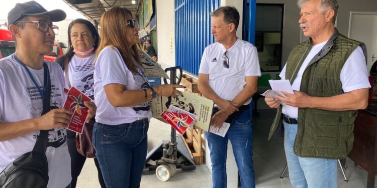 Blitz da Prefeitura de Juazeiro conscientiza sobre combate ao trabalho infantil