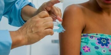 Prefeitura de Juazeiro leva vacinação contra Gripe e Covid-19