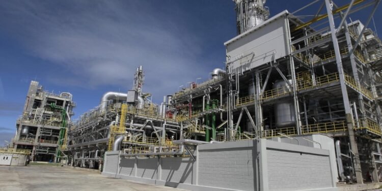 Polo Industrial de Camaçari completa 45 anos no caminho da transição energética e desenvolvimento sustentável