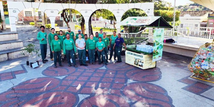 Projeto Circuito do Lixo recolhe mais de 800 garrafas pet