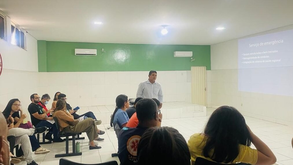 Prefeitura de Juazeiro capacita profissionais para atendimentos emergenciais em Saúde Mental