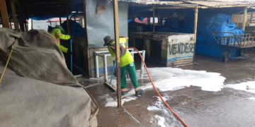 Prefeitura de Juazeiro realiza mutirão de limpeza na feirinha do mercado do produtor