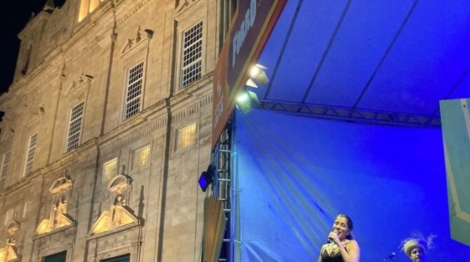 Terreiro de Jesus encerra São João com maratona musical