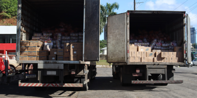 Programa Bahia Sem Fome recebe doação de mil cestas básicas e produtos de higiene
