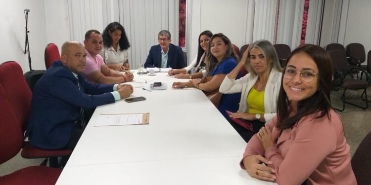 Binho Galinha busca programas sociais para Riachão do Jacuípe