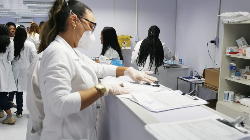 Sesab realiza quase 15 mil testes e distribui mais de 2 milhões de preservativos no São João